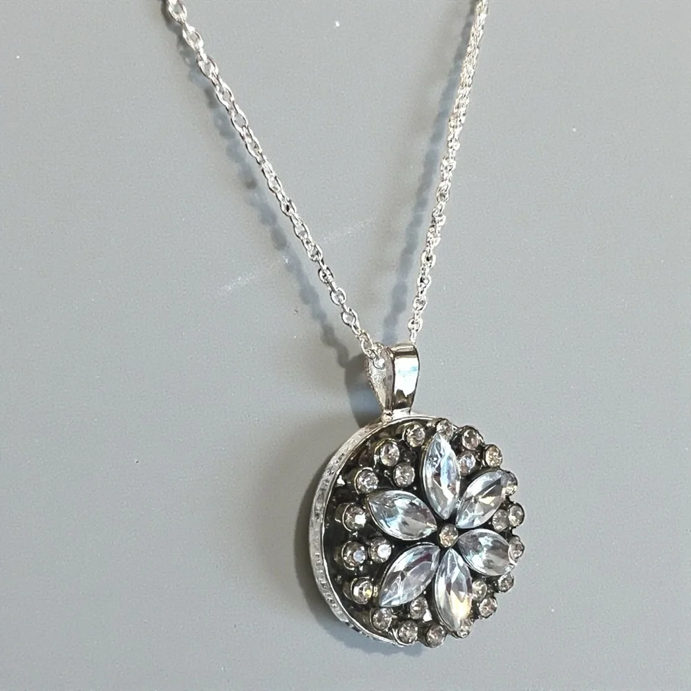 Vintage Costume Rhinestone Jewelry Assemblage: Floral Pendant Necklace